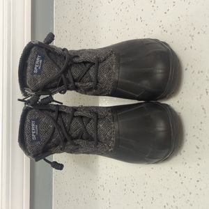 Sperry Women's 7.5 Houndstooth Duck Boot